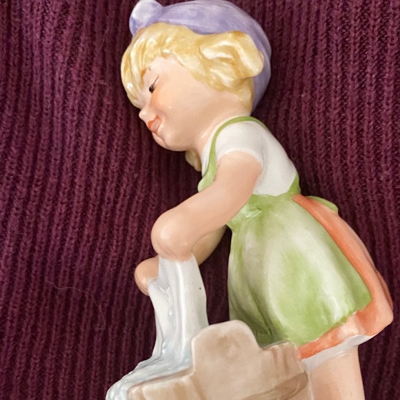 Goebel Porcelain Girl with Basket in Green and Purple - Picture 5 of 6